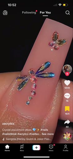 Cute Acrylic Nails Bling, One Gem Nails, Cute Nails Gems, Rhinestones Nail Art, Barbiecore Aesthetic Nails, Thumb Rhinestone Placement, Colored Gem Nails, Gem Placement On Nails Short