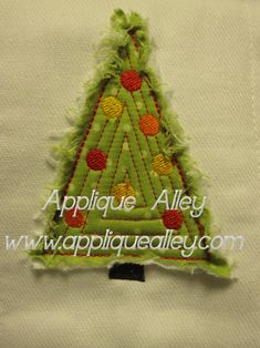 RAGGY CHRISTMAS TREE Winter Applique Designs, Santa Applique Pattern Free, Christmas Applique Templates, Free Applique Patterns Templates, Christmas Applique Patterns, Christmas Tree Applique, 4h Projects, Christmas Applique Designs, Santa Applique