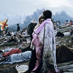 Woodstock, in full The Woodstock Music and Art Fair, the most famous of the 1960's rock festivals, held on a farm property in Bethel, New York, August 15–18, 1969. The Woodstock Music and Art Fair was organized by four inexperienced promoters who nonetheless signed a who’s who of current rock acts, including Jimi Hendrix, Sly and the Family Stone, the Who, the Grateful Dead, Janis Joplin, the Jefferson Airplane, Ravi Shankar, and Country Joe and the Fish. Woodstock Fashion, 1969 Woodstock, The Who Band, Woodstock Music, Woodstock 1969, Rock & Roll, Jefferson Airplane, Woodstock Festival, Joan Baez