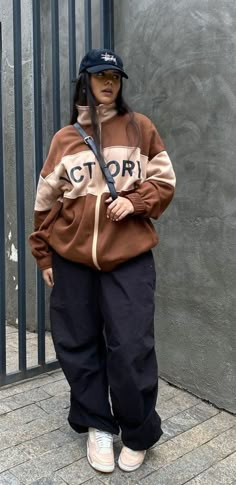 Tomboy Style Outfits Fall, Baggy Streetwear Aesthetic, Drip Outfit Women, Winter Outfits Tomboy, Tomboy Outfits Winter, Tomboy Winter Outfits, Baggy Winter Outfits, Drip Outfits Women, Streetwear Baddie