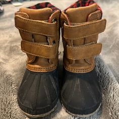 Almost Brand New Gap Toddler Winter/Snow Boots! Size 7/8! Perfect For The Snow And Stylish For Your Toddler To Wear With Jeans Or Cargo Pants In The Winter! Kids Snow Boots, Gap Shoes, Toddler Winter, Toddler Boots, Vintage Kids, Winter Snow Boots, Black Tan, In The Winter, Vintage Children