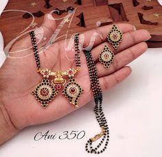 Gold Nallapusalu Designs, Black Beads Chains, Handmade Jewelry Ideas, Black Beads Mangalsutra, Black Beads Mangalsutra Design, Antique Gold Jewelry Indian, Gold Jewelry Simple Necklace, Diamond Necklace Designs, Beaded Necklace Designs