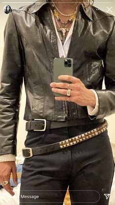 Rockstar Outfit Men, Rock Star Outfit, Masc Fashion, Magnus Bane, Cool Fits, Look Vintage, Black Leather Jacket, Shadowhunters, Aesthetic Clothes