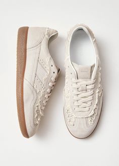 Tb.490 Crochet Cream Sneakers | ALOHAS Zapatos Mary Jane, Delicate Crochet, Color Crema, Samoa, Seychelles, Mozambique, Bosnia And Herzegovina, Cute Shoes