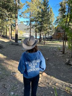 Mountain Cowgirl Outfits, Western Granola Aesthetic, Cowboy Pillows, Country Tops, Head Over Boots, Southern Aesthetic, Cowboy Pillow, Cowgirl Era, Miley Stewart