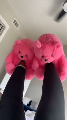 Fluffy Bear Slippers, Fluffy Crocs Outfit, Outfit Ideas With Slides, Fizzy Slippers, Baddie Slippers, Baddie Christmas List, Cute Slippers Aesthetic, Cute Slippers Fluffy, Pink Bear Slippers