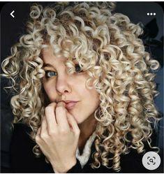 Perm Inspiration, Spiral Perm Long Hair, Spiral Perms, Hombre Hair, Curl Cut, Curly Hair Color Ideas, Curly Hair Color, Wigs Party, Spiral Perm