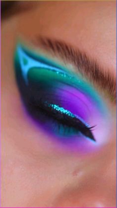 #eyemakeup #eyeglam #beautytutorial #eyetutorial #lashes#liner #eyes#eyemakeuptutorial #rainbow #rainboweyeshadow #colorfuleyeshadow #colorful #color #eyes #makeuptutorial #makeupartist #makeupparty #easymakeup Colourful Eyeshadow, Halo Eyeshadow, Rainbow Eye Makeup, Eyeshadow Designs, Rainbow Eyeshadow, Blue Eyeshadow Looks, Eyeshadow Tutorials, Color Eyes