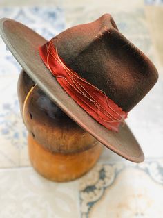 Burnt Cowboy Hat, Mens Felt Hat, Celestial Crown, Fedora Hat Outfits, Wide Brim Hat Men, Grandpa Fashion, Modern Viking, Cowboy Hat Design, Custom Cowboy Hats