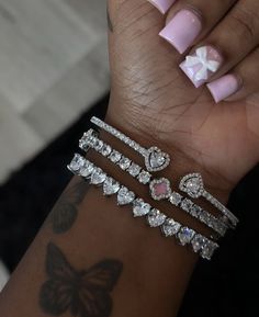 Silver Jewelry Black Women, Pillow Soft Curls, Pink Girly Things Accessories, Body Jewelry Diy, Xoxo Jewelry, Girly Bracelets, Dope Jewelry Accessories, Pretty Tattoos For Women, Acrylic Nails Coffin Pink