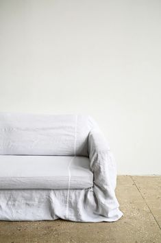 linen bedding White Sofa Slipcover, Light Colored Sofa, Bedding Colors, White Slipcover Sofa, Make Bed, Linen Bed, White Sofa, True Things, Sofa Slipcover