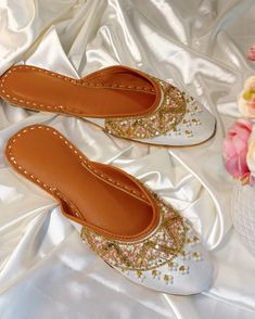 Handmade embroidered White Khussa Jutti Mojari Sandals Mojdi Woman, White Embroidered Summer Heels, Festive Closed Toe Sandals For Wedding, Closed Toe Sandals For Wedding And Festive Occasions, Traditional Open Toe Wedding Heels, Embellished Flats For Wedding, Gold Flats For Spring Wedding, Traditional Heels With Gota Work And Closed Toe, Traditional Open Toe Heels For Festive Occasions