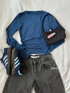 Blue Washed Jeans Outfits, Bright Blue Top Outfit, Jeans And Long Sleeve Shirt Outfits, What To Wear With Dark Blue Jeans, Blue Sambas Outfit, Dark Blue Top Outfit, Navy Shirt Outfit, Blue Tee Outfit, Blue Long Sleeve Outfit