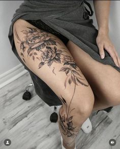 #beautiful tattoo on the thigh Floral Leg Sleeve, Full Body Tattoo Designs, Tattoo Bein Frau, Thigh Tattoos For Women, Thigh Piece Tattoos, Floral Thigh Tattoos, Full Leg Tattoos, Hip Thigh Tattoos, Underboob Tattoo