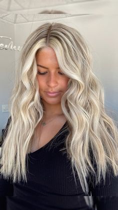 Blond Highlight Money Piece, Full Bright Blonde Highlights, Hair Ideas For Summer Color, Blonde Hair No Yellow, Cool Blonde Hair With Dimension, Blonde Hair With Bold Money Piece, Full Teasy Lights, Pretty Blonde Hair Highlights, Blonde Hair Highlights On Blonde Hair