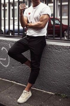 Mens Ootd, Mens Travel Style, European Travel Outfit, Relaxed Outfits, Summer Outfits Ideas, Mens Summer Outfits, Vans Converse, Mens Travel, Dapper Style