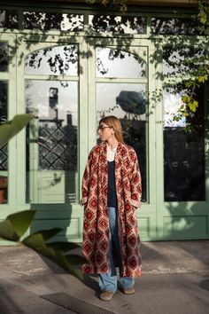 Long velvet coat with pockets and belt. Great to go with belt or just open. Free size Long Velvet Coat, Hippie Winter Outfits Bohemian, Copenhagen Fits, Long Velvet Jacket, Recreation Outfits, Velvet Jacket Outfit, Long Kimono Outfit, Long Cardigan Outfit, Casual Boho Outfits