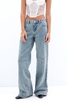 Give your denim collection a cowboy update with the Casey Western Low Rise Baggy Jeans from PacSun, designed to make a bold fashion statement. These jeans feature a low-rise fit, western stitching at the front legs, and wide-leg openings with a baggy fit.Model is wearing a size 26Model measurements: 5’7” height, 30” bust, 23” waist, 33” hip PacSun Womens Casey Western Low Rise Baggy Jeans - Blue size 23 Low Rise Baggy Jeans, Pacsun Jeans, Denim Collection, Cool Fits, Back To School Outfits, Cute Simple Outfits, Baggy Jeans, Dream Clothes, Baggy Fits