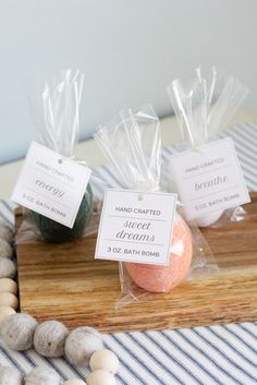 Body Product Packaging, Bath Bomb Packaging Diy, Bath Truffles Packaging, Bath Bomb Package Ideas, Bath Bomb Gift Ideas, Bath Products Packaging, Diy Bath Bomb, Bath Bomb Packaging, Bath Boms