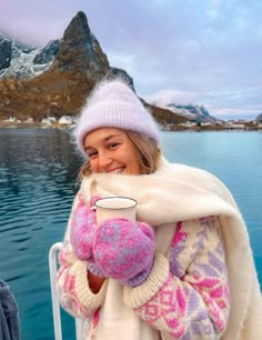 Norway Cruise Outfits, Iceland Summer Outfit, Alef Vernon, Crochet Queen, Iceland Winter, Body Transformations, Skandinavian Fashion, Cruise Outfits