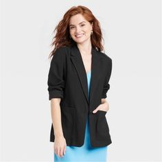 Black Single-Breasted Blazer Notched Lapel Collar And Long Sleeves 2 Front Patch Pockets Casual Fit And Below-Hip Length Made Of Breathable Fabric Blend With Partial Lining Ventilated Design With 2 Back Slits. Sizing: Womens Material: 92% Rayon, 8% Recycled Polyester Material Lining: 100% Recycled Polyester Length: Below Hip Garment Style: Front Button Fit: Relaxed Fit Neckline: Notched Collar Fabric Name: Twill Cuff Type: No Cuff Garment Details: Back Vent, Patch Pocket, Partial Lining Fabric W Effortless Outfit, Lightweight Blazer, Women Essentials, Fitted Blazer, Long Sleeve Blazers, Oversized Blazer, Linen Blazer, Casual Fit, Black Blazer