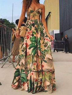 Bohemia Dress, Long Skirt Fashion, Hawaii Outfits, Rio Carnival, Beach Attire, Women Bodycon Dress, Hawaiian Wedding, Dress Stores Online