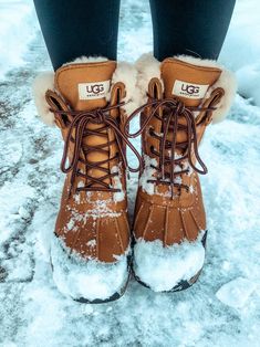 Ugg Snow Boots Adirondack Outfit, Canadian Winter Boots Women, Ugg Adirondack Boots Outfit Winter, Winter Outfits Outdoor Cold Weather, Canadian Winter Boots, Duckfeet Boots Outfit, Cold Weather Shoes Women, Best Winter Boots Women, Snow Boots Women Outfits