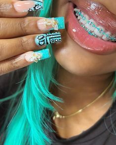 Braces Color Power Chain, Bright Blue Braces, Aqua Braces, Teal Braces On Black People, Powerchain Braces Aesthetic, Cute Braces Colors For Light Skin, Mint Braces, Mint Green Braces, Turquoise Braces