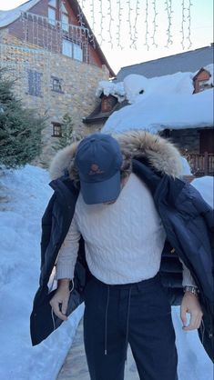 Ski Outfit Men, Aesthetic Old Money, Money Clothes, Loro Piana Men, Aesthetic Old, Aesthetic Outfits Men, Street Style Outfits Men, Deep Winter