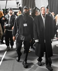 Kanye Black Outfit, Kanye West All Black, Kanye West Jacket, Kanye West Paparazzi, Kanye West Show, Business Core