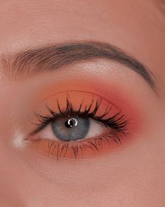 Eyeshadow Looks No Eyeliner, Indie Makeup Aesthetic, Eyeshadow Color Combinations, Cute Eyeshadow Ideas, Pop Of Color Eyeshadow, Aesthetic Eye Makeup, Aesthetic Eye, Eye Makeup Images, Indie Makeup