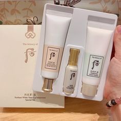 [The History Of Whoo] Gongjinhyang Seol Radiant White Tone Up Sunscreen Set 50ml. Set Includes: - Seol Radiant White Tone Up Sunscreen Set 50ml. - First Moisture Anti-Aging Essence 8ml - Brightening Foam Cleanser 40ml The History Of Whoo Gongjinhyang Seol Radiant White Tone Up Sunscreen Spf50+/Pa++++(Whitening Tone Up Sunscreen) Gets Softly And Comfortably Applied, Which Immediately Makes Your Skin Bright With A Natural Look. Benefits - Jinju Wild Ginseng And Chilhyang-Palbaeksan Make The Skin C Daily Sunscreen, Tinted Spf, Grande Cosmetics, White Tone, Facial Sunscreen, Body Sunscreen, Sunscreen Spf 50, Tone Up, Sunscreen Lotion