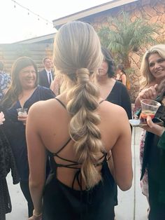 hoco dance hair updo Updos For School Dances, Hoco Hairstyles For Open Back Dresses, Up Hoco Hairstyles, Braided Hoco Hairstyles, Prom Bubble Braid Hairstyles, Formal Fishtail Braid, Updo Hoco Hairstyles, Fancy Hair Styles For Long Hair, Hoco Hair Braid