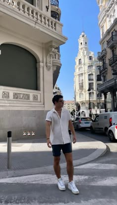 Best Shorts For Men, European Mens Fashion, Europe Summer Outfits, Old Money Men, Money Men, European Fashion Summer, Holiday Outfits Summer, Greece Outfit