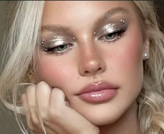 The Moon Is Silver I Like Silver, Angelic Eye Makeup, Rave Makeup Ideas, Maquillage On Fleek, Mekap Mata, Makeup Contouring, Swag Makeup, Smink Inspiration, Ethereal Makeup