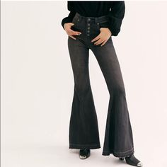 Free People Irreplaceable Flare Jeans In Galaxy Black. Raw/ Frayed Hem At Bottom. New With Tags! Black Jeans With Buttons For Fall, Chic Black Jeans With Buttons, Galaxy Black, High Rise Flare Jeans, Jeans Free People, Fly Free, Free People Jeans, Jeans Button, Button Fly Jeans