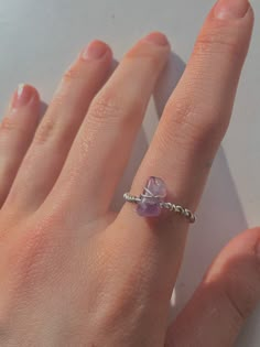 Jerewly Aesthetic, Amethyst Jewelry Aesthetic, Amethyst Ring Aesthetic, Crystal Rings Aesthetic, Aesthetic Amethyst, Diy Wire Jewelry Rings, Amethyst Rings, Amethyst Ring Vintage, Wire Jewelry Rings