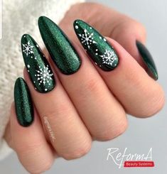 Nail Art Noel, Green Nail Designs, Christmas Nails Easy, Green Nail, Metallic Nails, Festival Nails