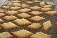 some cookies that are cooling on a rack