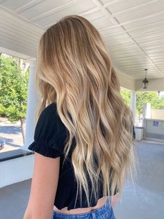 Blond Balayage Hair On Blond Hair, College Blonde, Sandy Blonde Hair, Brown With Blonde, Balayage Brown, Summer Blonde Hair, Dyed Blonde Hair