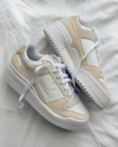 Cutest Sneakers Women, Sneakers Aesthetic Girl, Nike Shoes 2023, Girly Sneakers, Shoes Aesthetic, Jordan Shoes Girls, Shoes 2023, All Nike Shoes