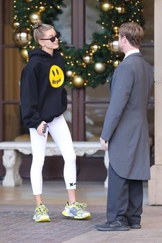 Hailey Baldwin Tattoo, Hailey Fashion, Hailey Style, Gym Chic, Hailey Bieber Street Style, Bieber Hailey, Hayley Bieber, Season Outfits, Hailey Bieber Style