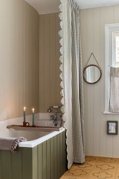 Tongue and groove bathroom wall panelling White Wall Paint, Tongue And Groove Panelling, Budget Bathroom, Cafe Curtains, Chic Interior, Beige Walls, Annie Sloan Chalk Paint, In Bathroom, Bathroom Colors