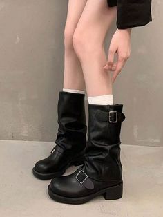 Short Winter Boots, Knight Boots, Black Chunky Heels, Retro Motorcycle, New Retro, Slouched Boots, Brown Shorts, Boots Women Fashion