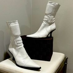 Vintage Genuine White Leather Kitten Heel Boots. Woman’s Size 7 .. Brand Is Parade.. Looks Brand New.. Euc. Pointed Toe.. Almost Western Styling. Made In Brazil White Calf Leather Pointed Toe Boots, Elegant White Mid-calf Boots With Pointed Toe, White Pointed Toe Mid-calf Boots In Faux Leather, White Western-style Fitted Heeled Boots, Shoes Western, Western White Mid-calf Boots With Reinforced Heel, Boots Woman, Kitten Heel Boots, Leather Heeled Boots