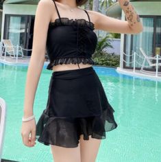 Brand New Clueless Fashion, 90s Y2k Fashion, 90s Hip Hop Fashion, Crop Top With Jeans, Skirted Swimsuit, Halter Top Dresses, 2 Piece Swimsuits, Black Swimwear, Kawaii Clothes