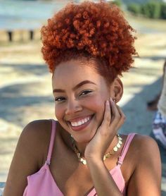 Cabello Afro Natural, Naturally Curly Hair, Curly Hair Photos, Ginger Hair Color, Natural Redhead, Makeup Girl, Hairstyles For Curly Hair, Types Of Curls