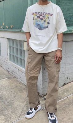 Outfit Ideas For Men Cargo Pants, Cargo Pants And Oversized Shirt Men, Baggy T Shirt Outfit Men, Oversized Tshirt Outfit Men Aesthetic, Mens Clothing Styles Baggy, Tan Cargo Pants Outfit Men, Baggy Shirt Outfit Men, Baggy Tshirt Outfit Men, Cargo Pants Oversized Shirt