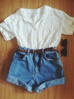 Casual summer outfit High Waisted Shorts Denim, Mode Inspiration, Spring Summer Outfits, High Waisted Denim, Outfits Casuales, Jeans Shorts, White Shirt, Spring Summer Fashion, Spring Outfits