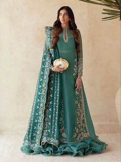 Shadi Dresses, Nikkah Dress, Pakistani Dresses Casual, Pakistani Fancy Dresses, Pakistani Fashion Party Wear, Beautiful Pakistani Dresses, Pakistani Bridal Dresses